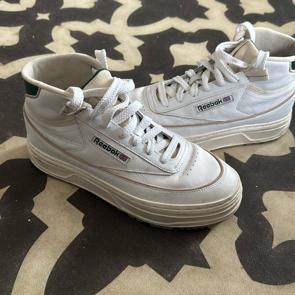 High top Reeboks - Picture 2 of 4